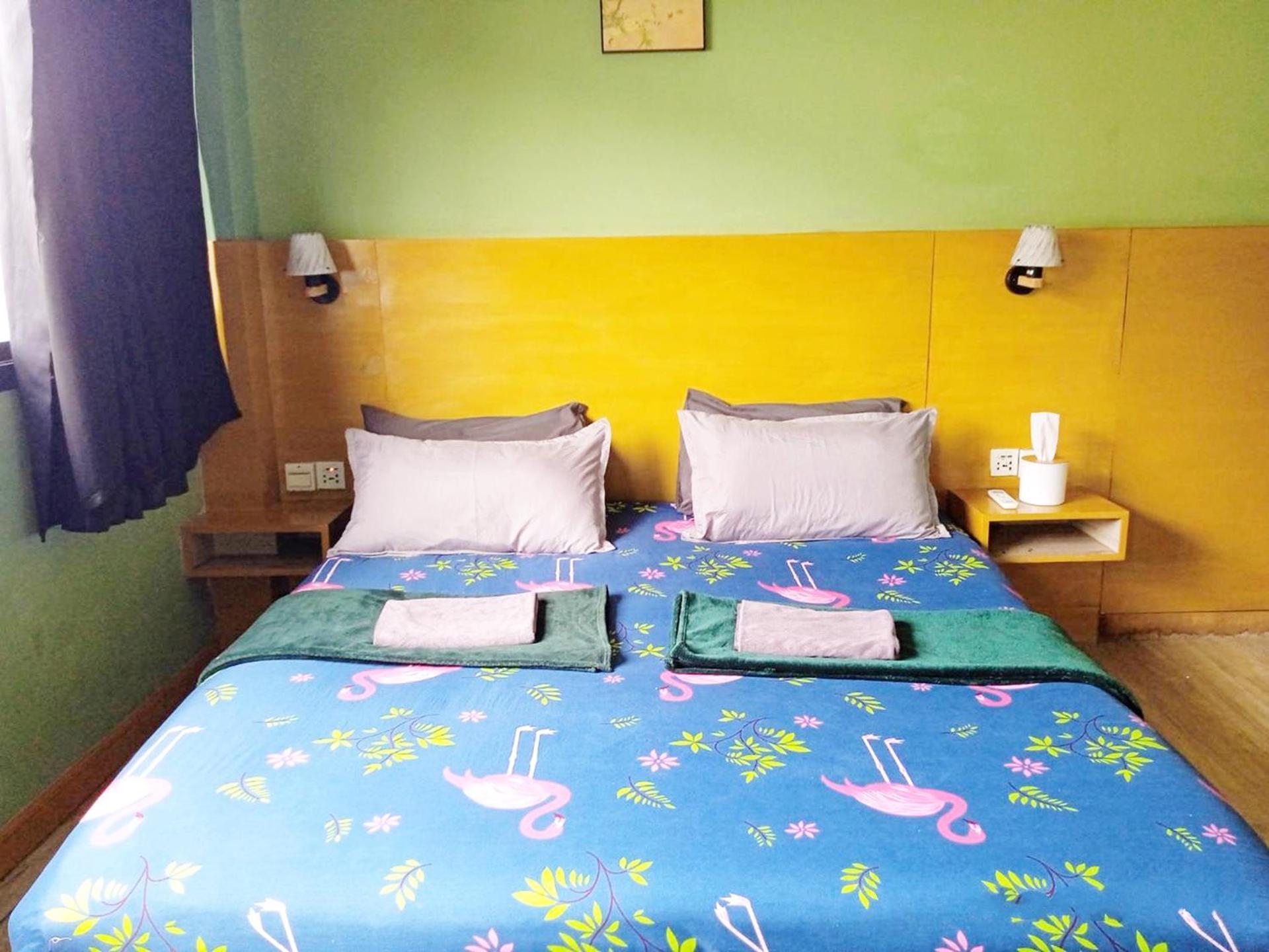 Susu Khaosan Hostel Bangkok Exterior photo